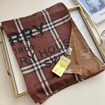 Foulard en soie à carreaux classiques quatre couleurs