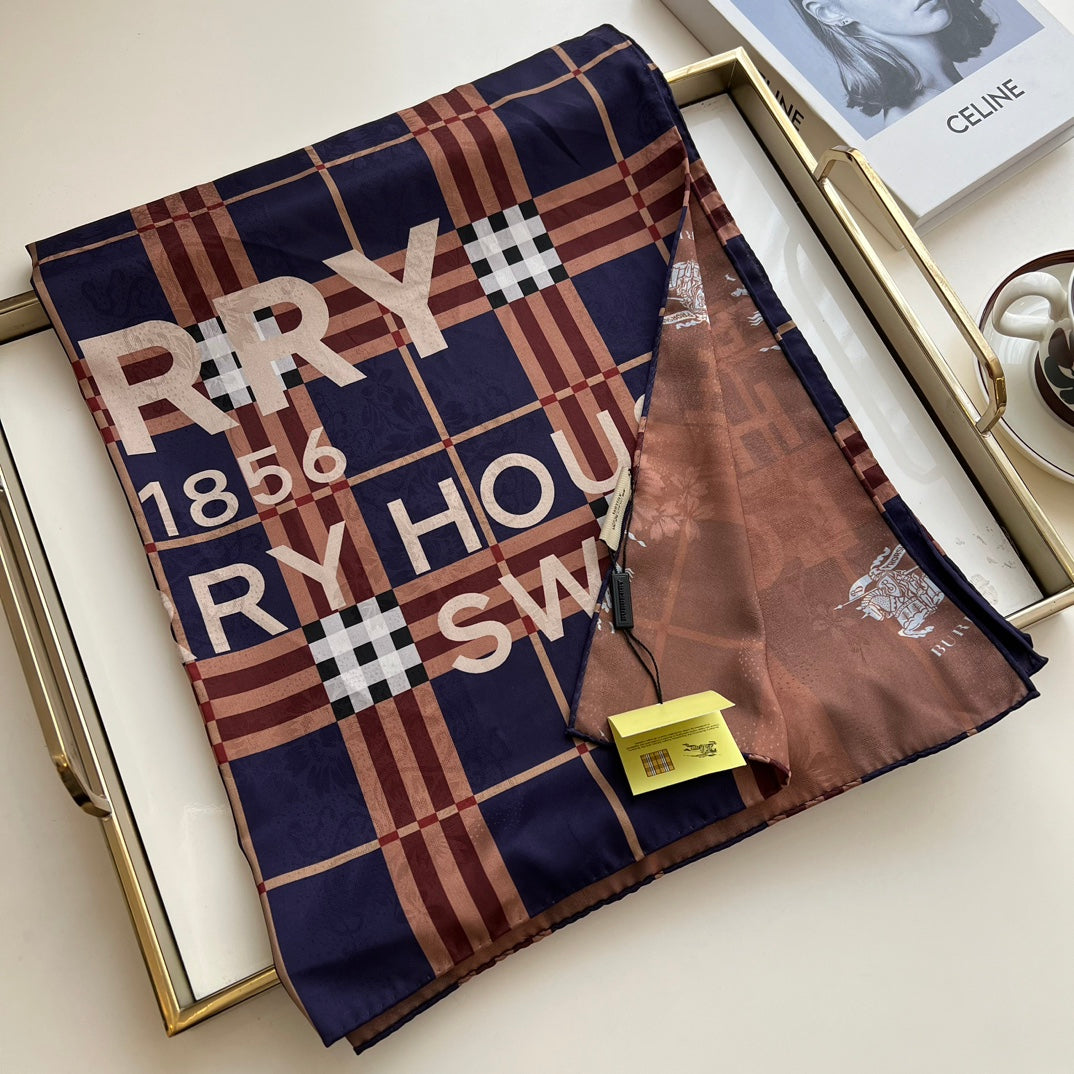 Foulard en soie à carreaux classiques quatre couleurs