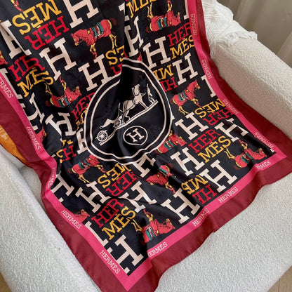 Foulard en soie à motif cheval double face