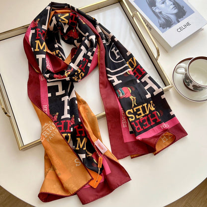 Foulard en soie à motif cheval double face