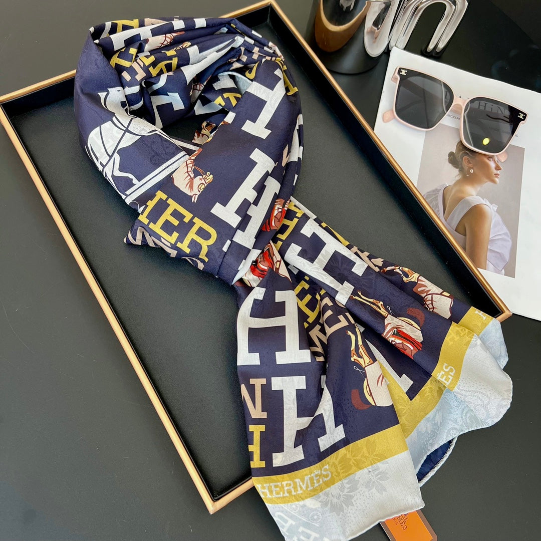 Foulard en soie à motif cheval double face
