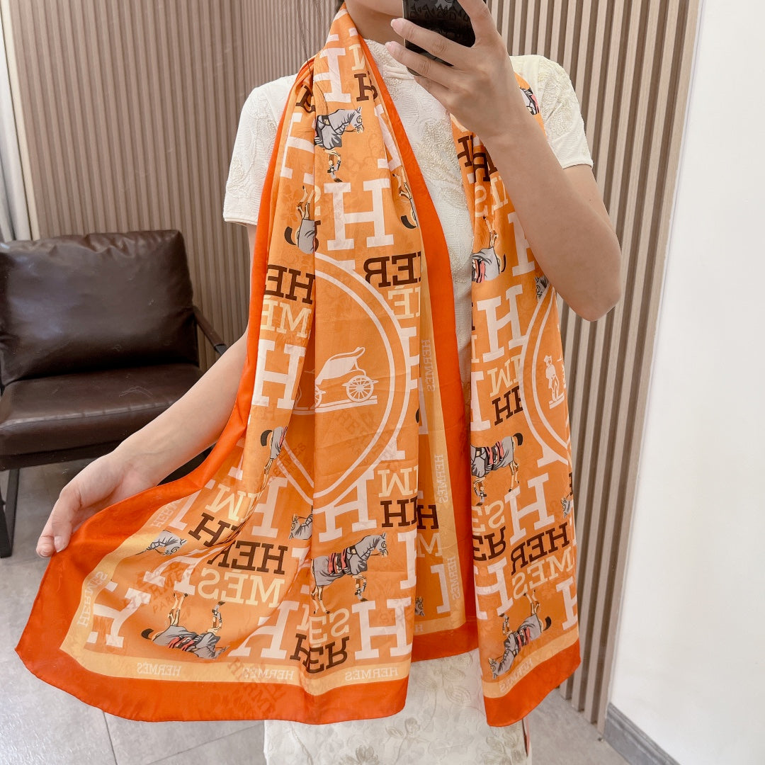 Foulard en soie à motif cheval double face