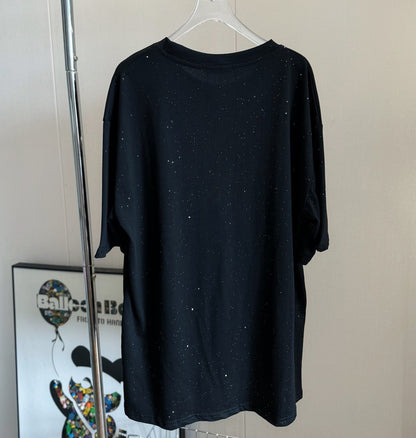 T-shirt à manches courtes avec logo brodé en mousse étincelante étoilée.