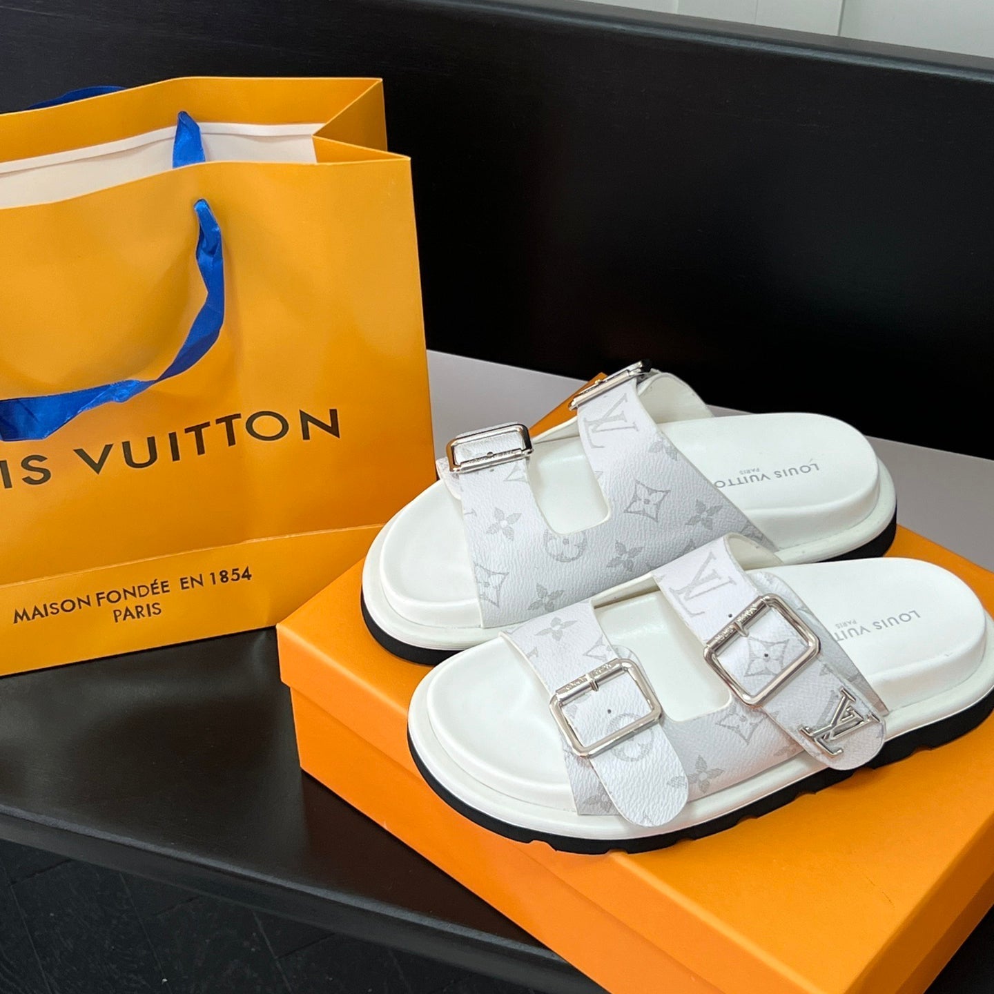 Sandalias cómodas con monograma para parejas