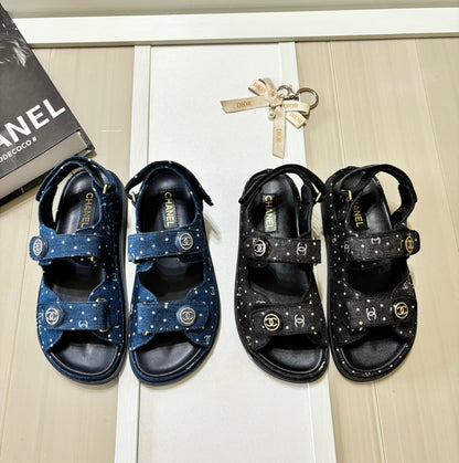 Sandalias vaqueras con hebilla redonda y velcro