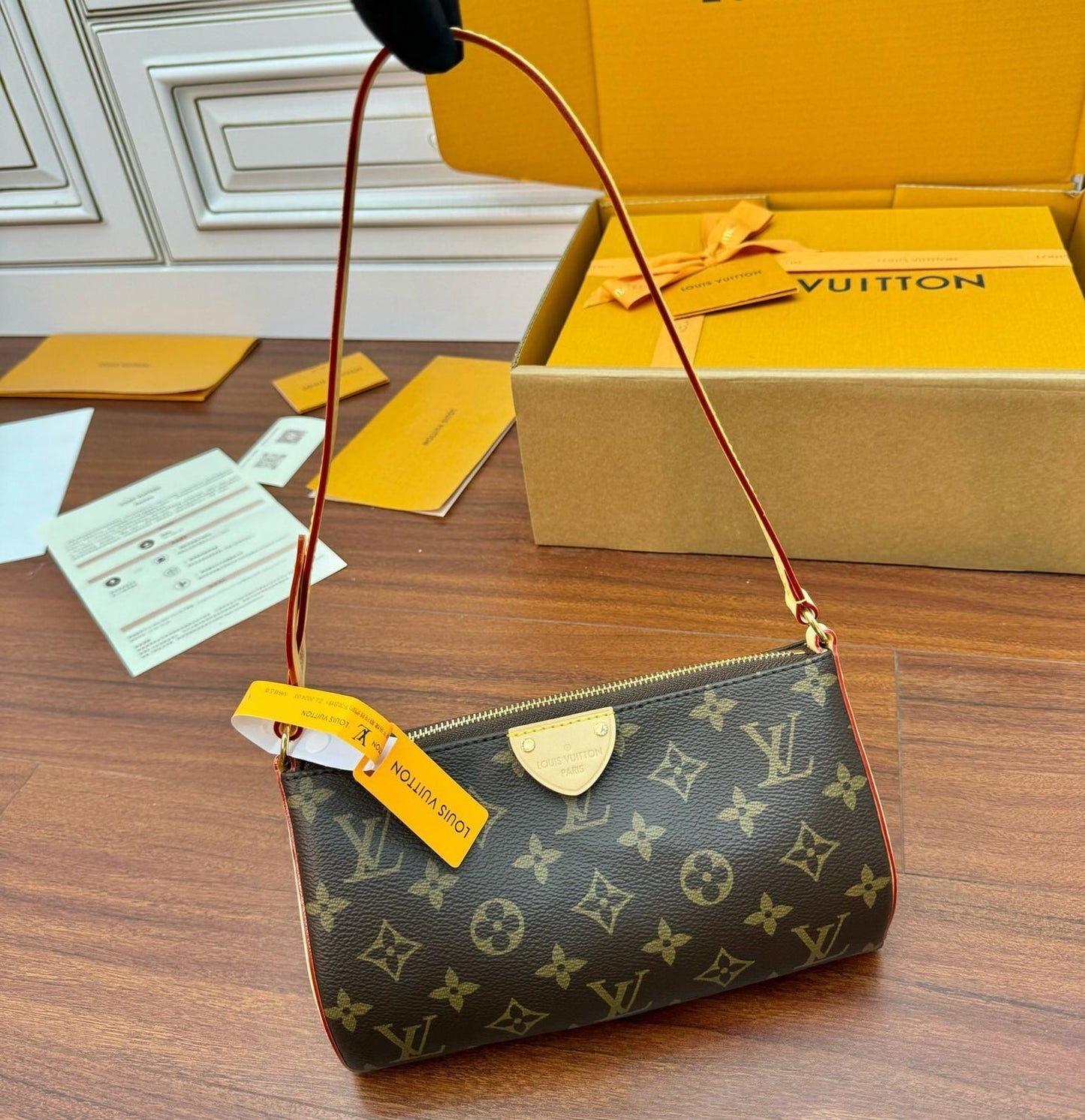 Bolso de hombro pequeño de lujo clásico