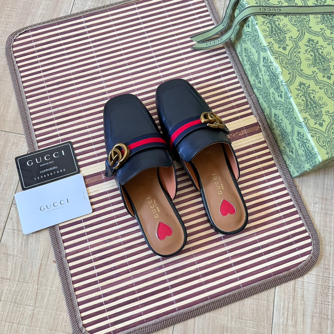 Mocassins rétro en cuir semi-couverts