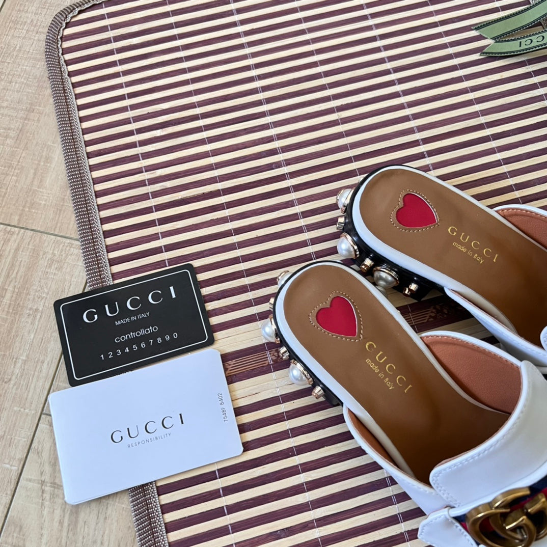 Mocassins rétro en cuir semi-couverts
