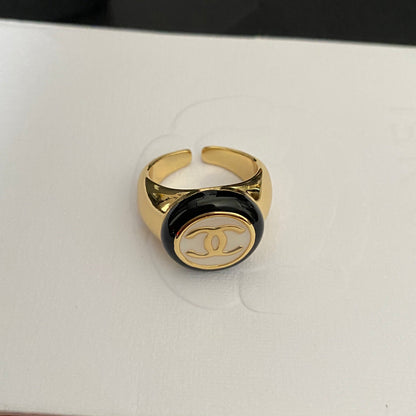 Bague ouverte vintage ronde en bronze doré avec logo
