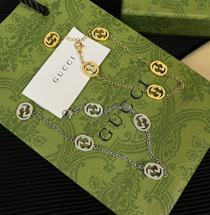 Pulsera con la letra G de moda
