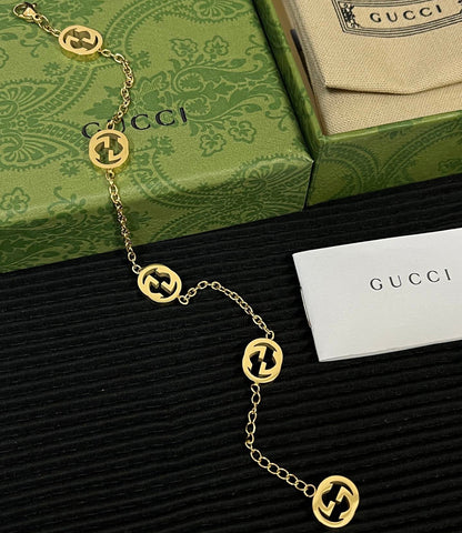 Pulsera con la letra G de moda
