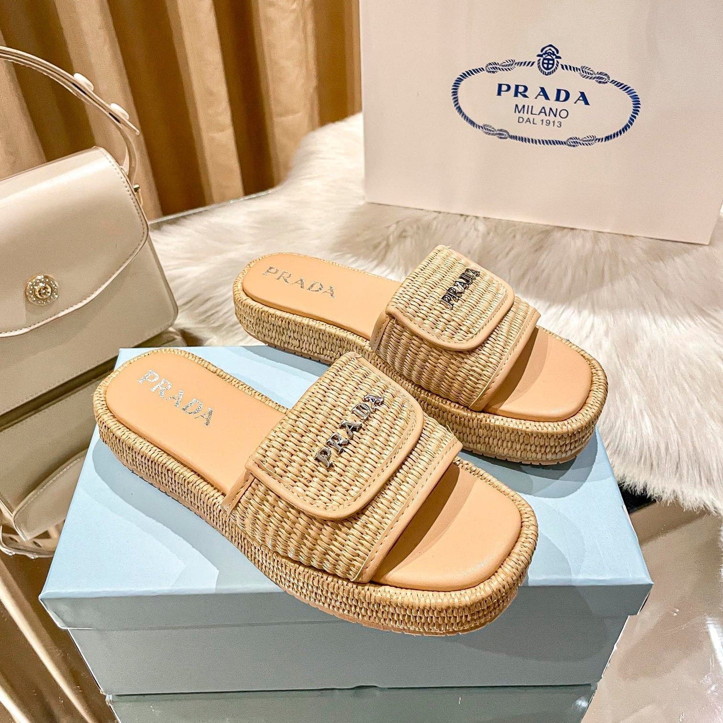 Pantuflas tejidas con suela gruesa