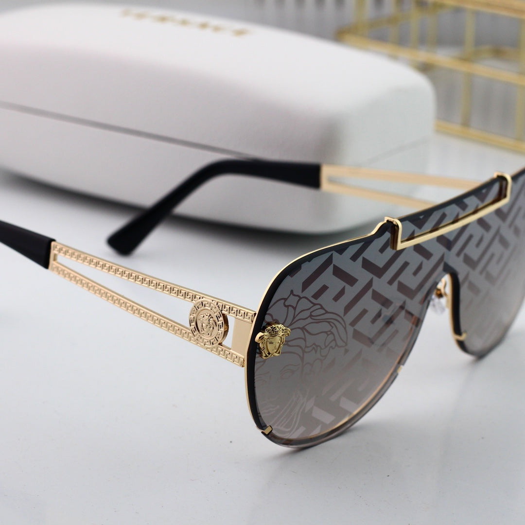 Gafas de sol retro con diseño de marca de agua