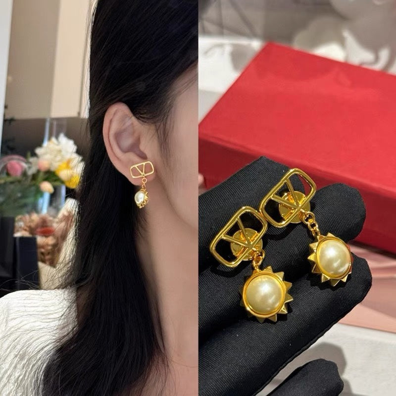 Pendientes de perlas en forma de V