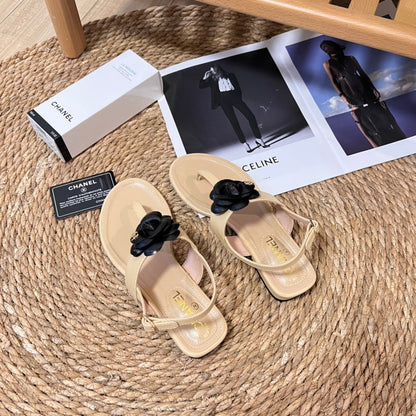 Sandalias de dedo con estampado floral vintage