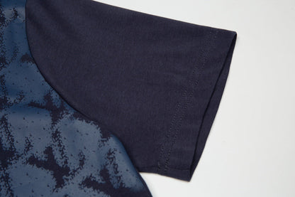 T-shirt imprimé bleu foncé sur toute la surface