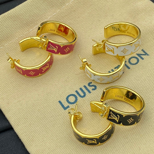 Pendientes de medio aro de esmalte repujado