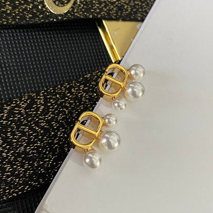 Boucles d'oreilles lettre avec pendentif perle