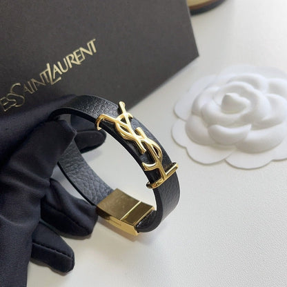 Bracelet en cuir mode avec logo doré