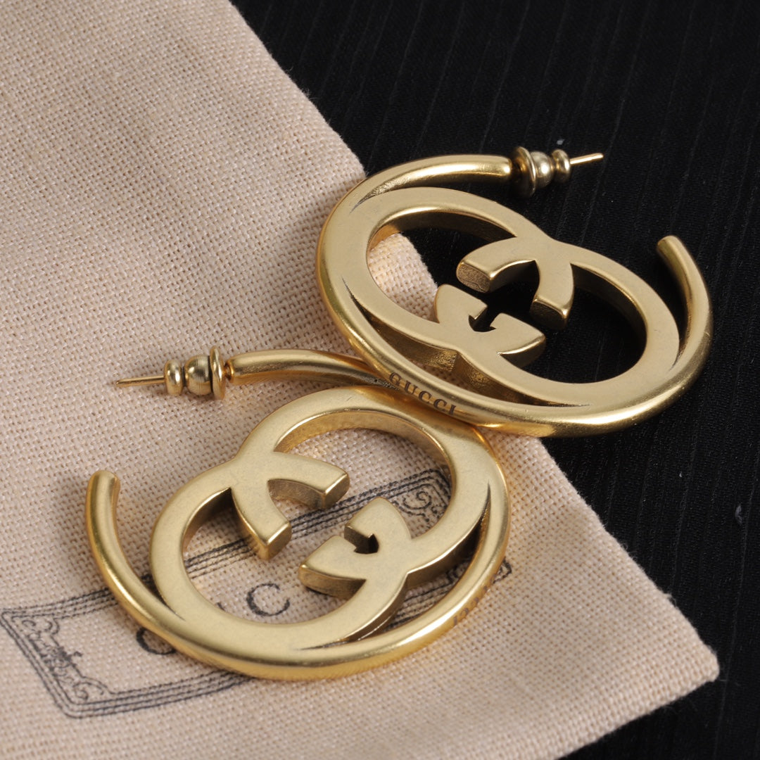 Pendientes de aro dorados retro
