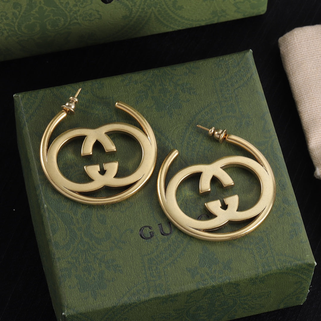 Pendientes de aro dorados retro