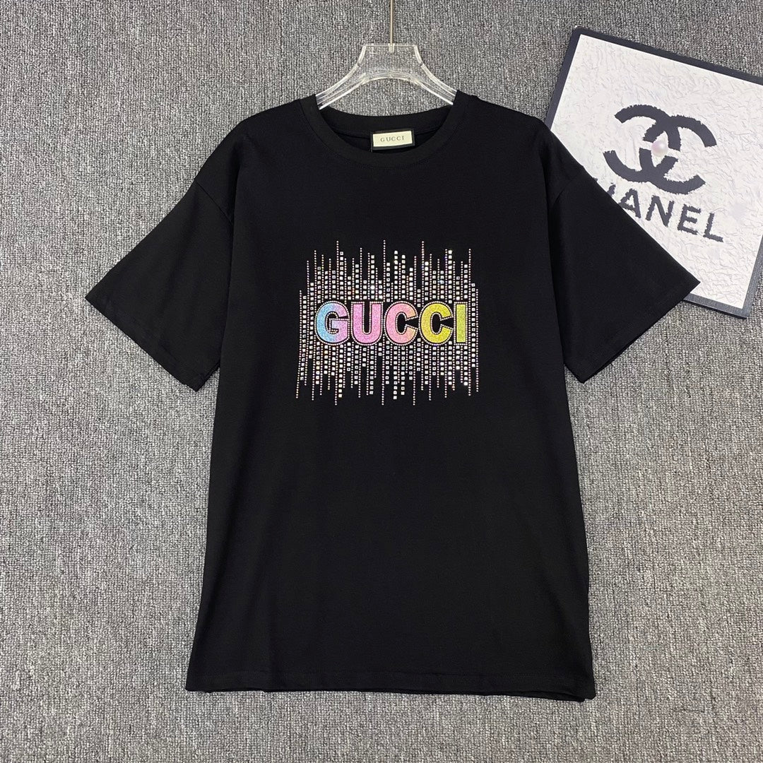 T-shirt à lettrage strassé