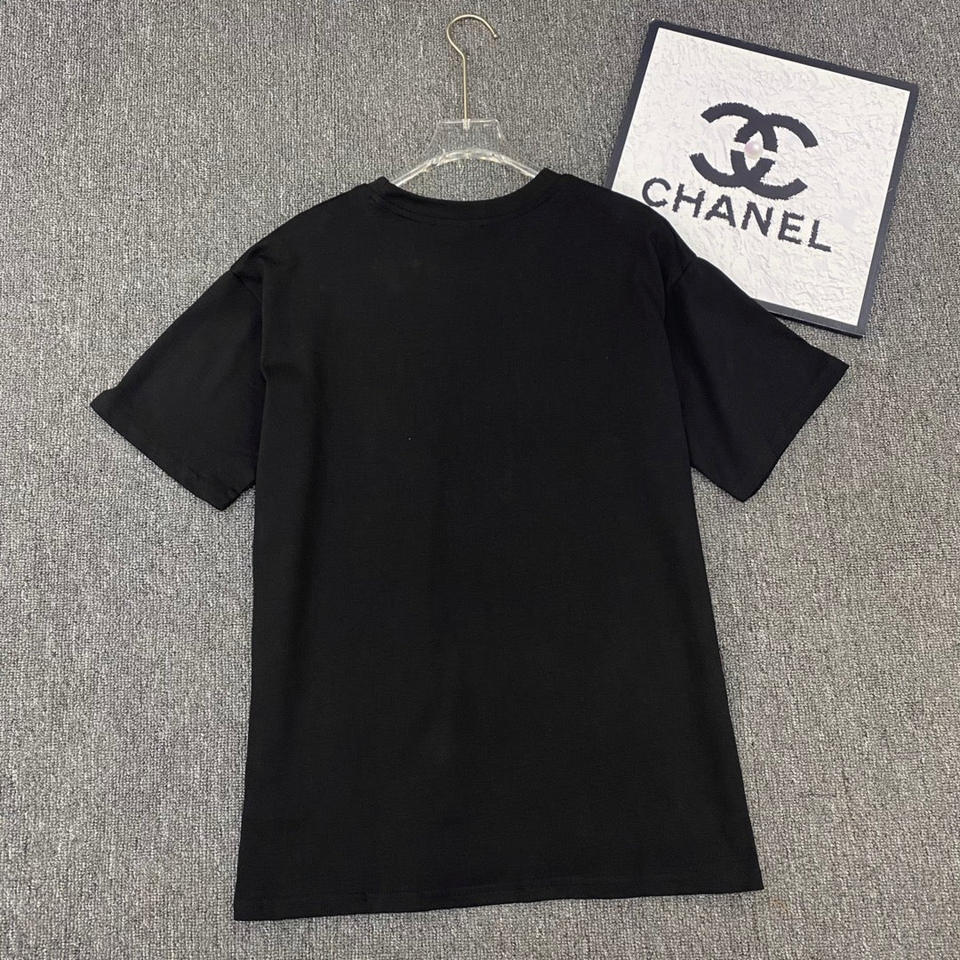 T-shirt à lettrage strassé