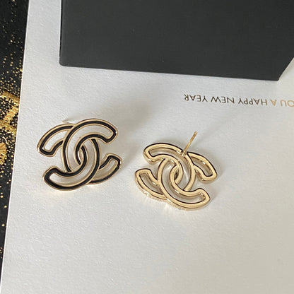 Pendientes Elegantes con Logo de Letra Transparente