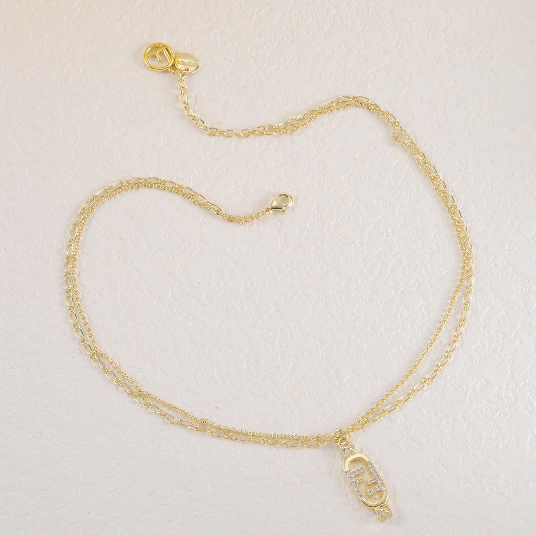 Collier en cristal F entrelacés
