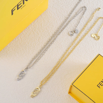 Collier en cristal F entrelacés