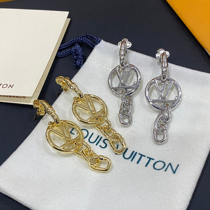 Aretes redondos con cadena colgante