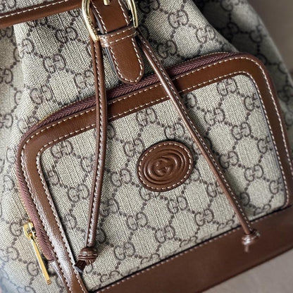 Sac à dos avec G entrelacés