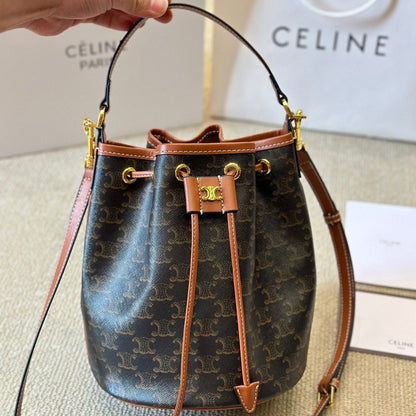Bolso cubo con relieve Arc de Triomphe