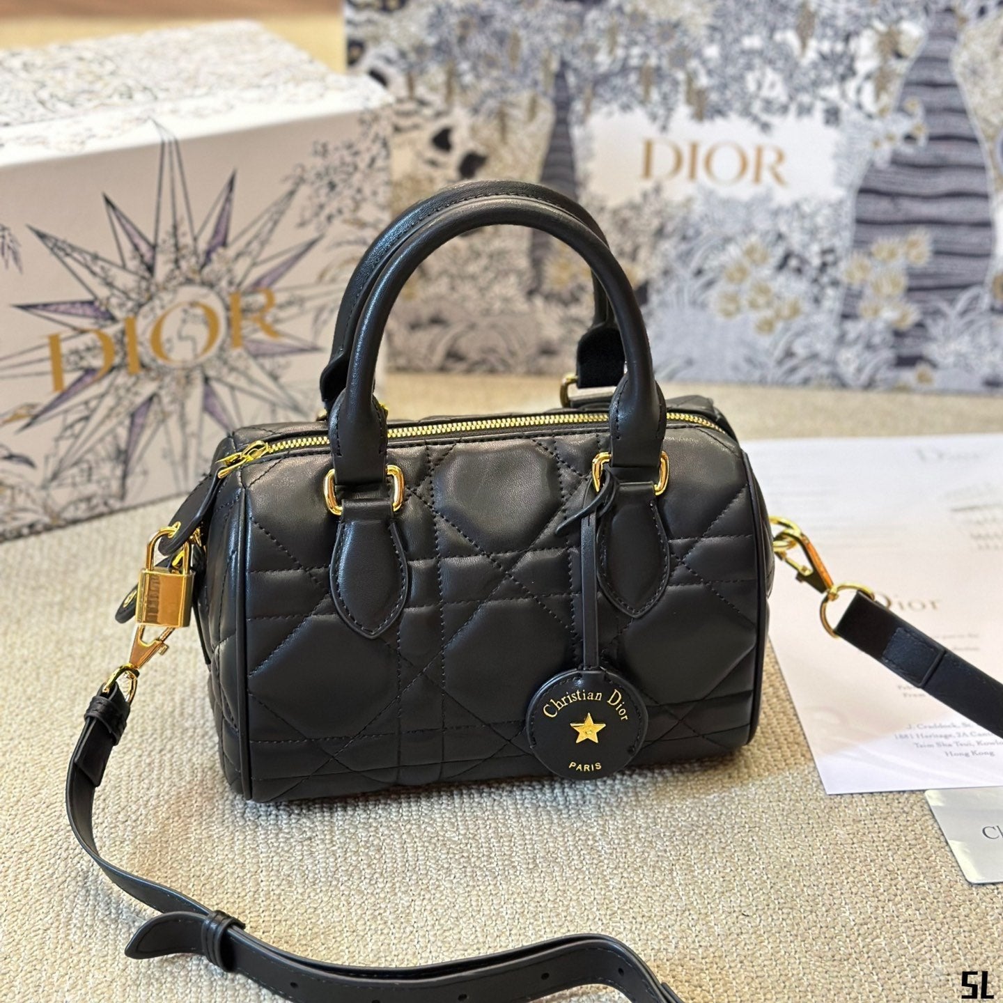 Sac Groove 20 en veau Macrocannage noir