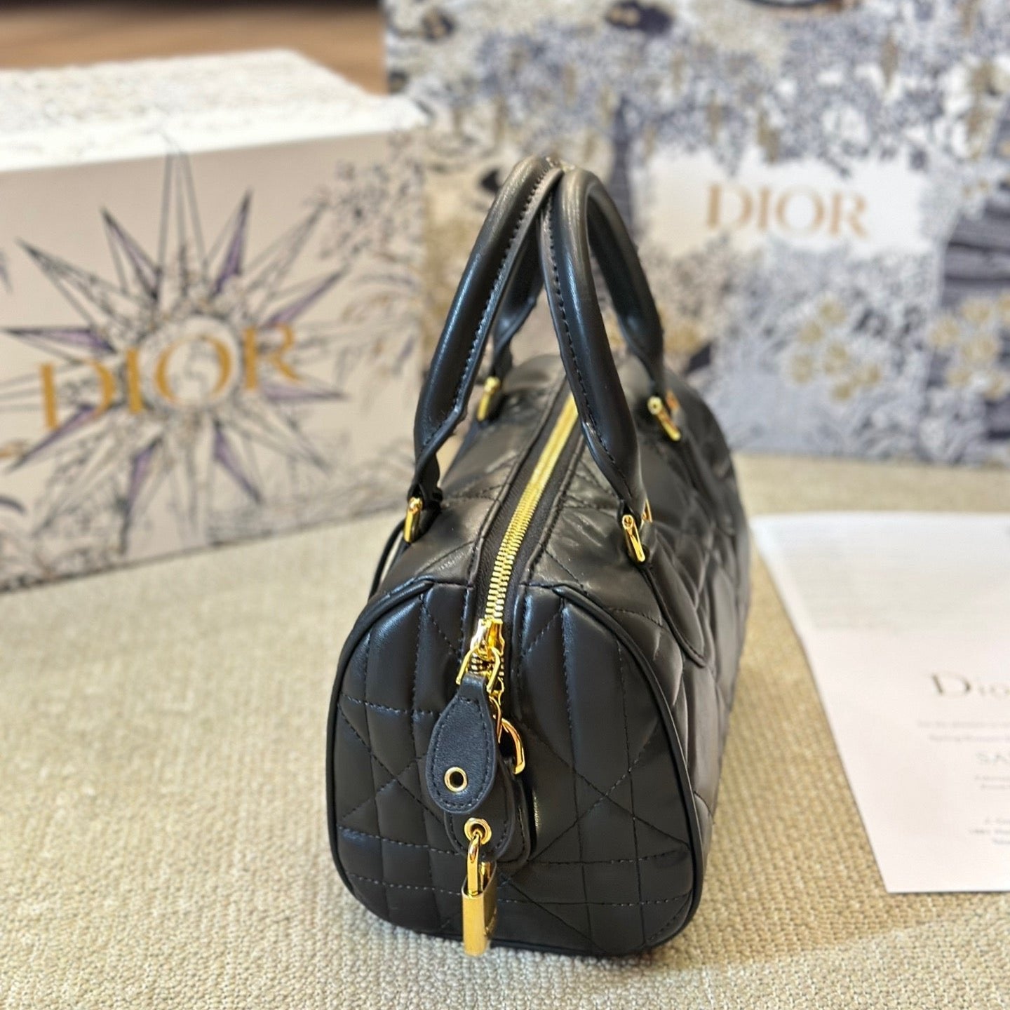 Sac Groove 20 en veau Macrocannage noir