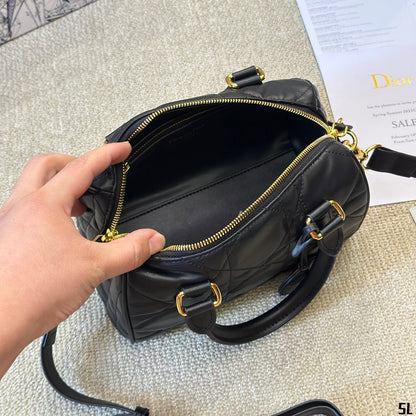 Sac Groove 20 en veau Macrocannage noir
