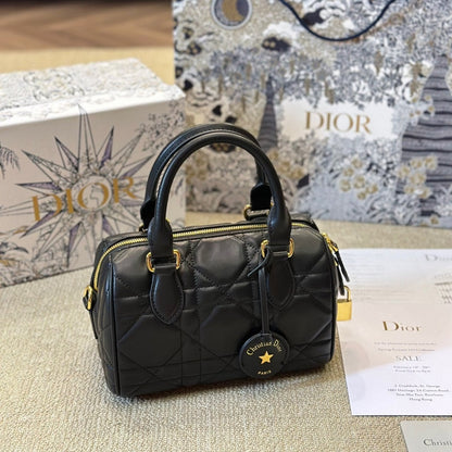 Sac Groove 20 en veau Macrocannage noir