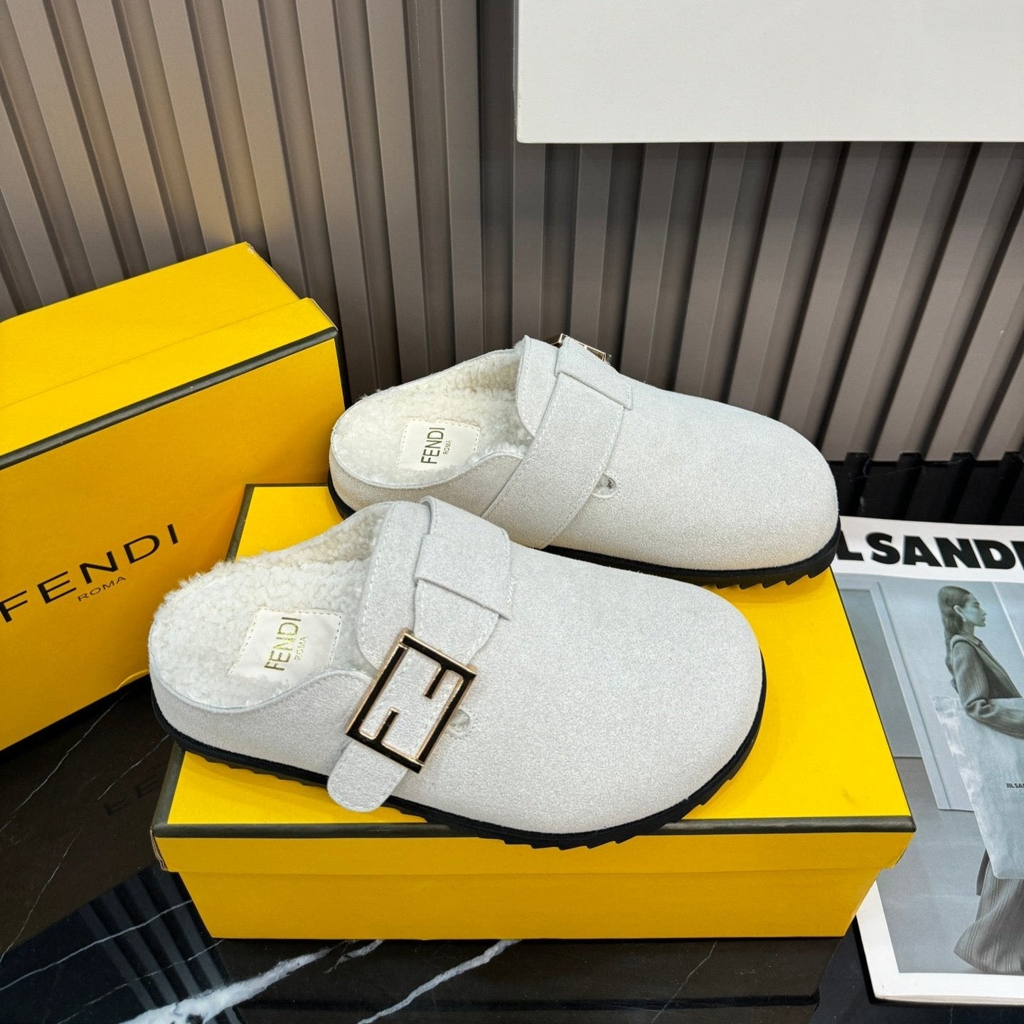 Chaussons en daim fourrés