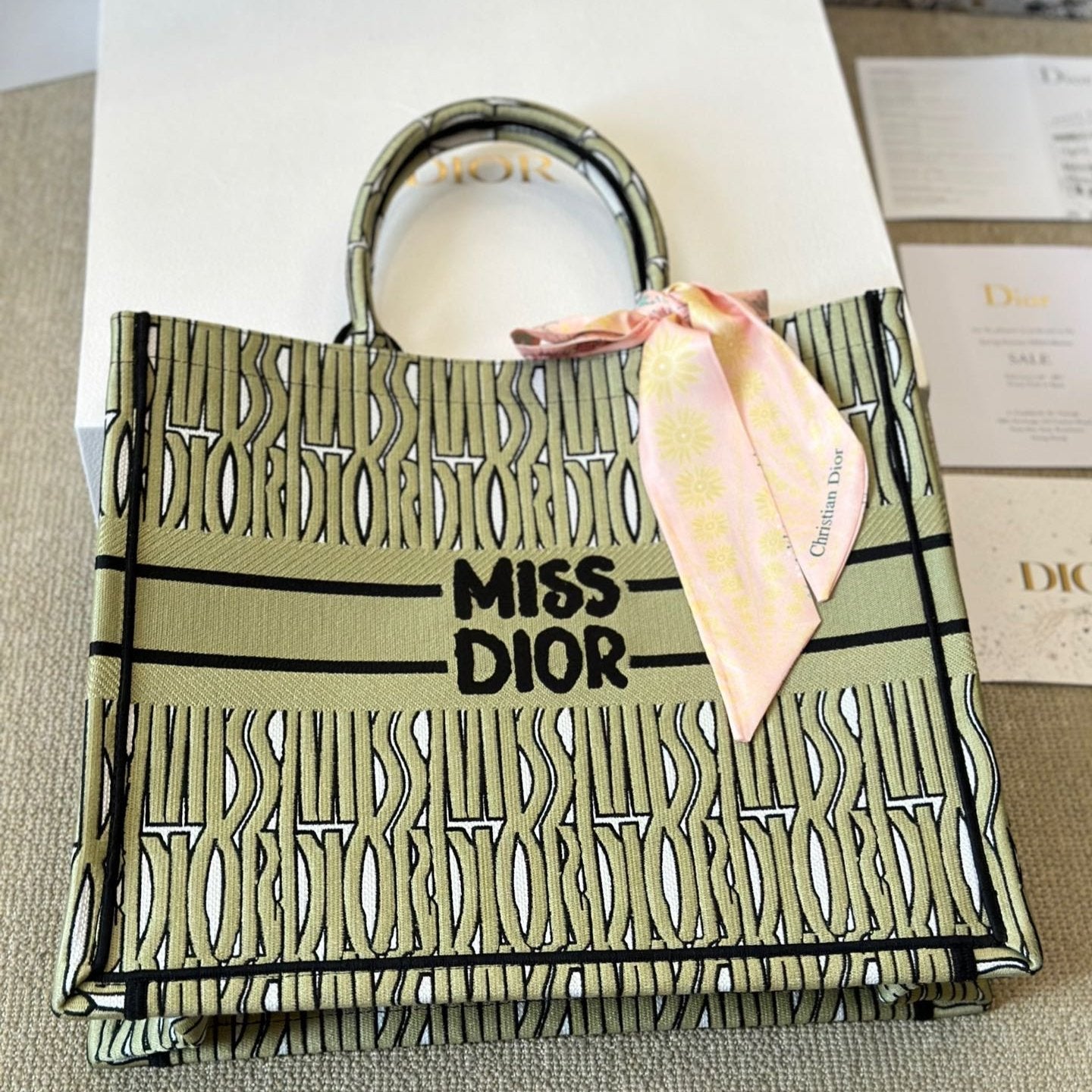 Sac cabas vert brodé all-over