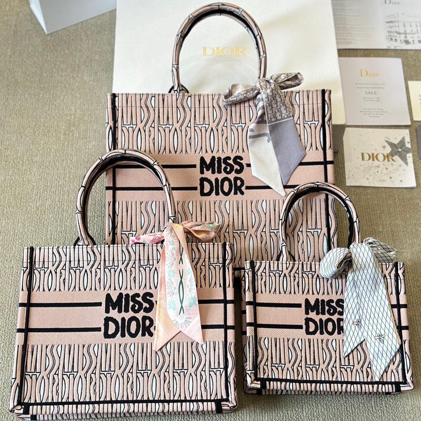 Sac cabas rose brodé