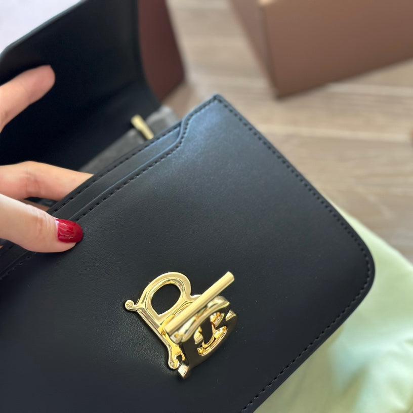 Sac Tofu à Boucle en Métal Noir