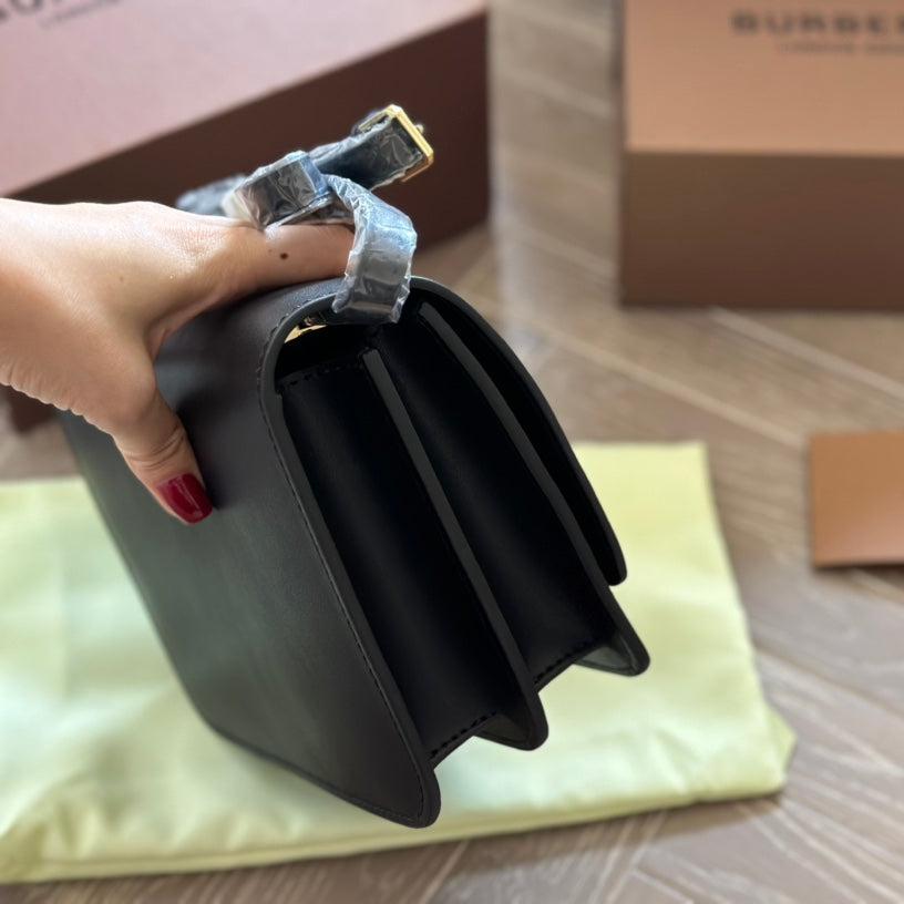 Sac Tofu à Boucle en Métal Noir