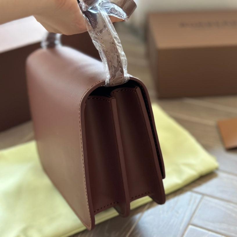 Sac Tofu en Métal Marron à Boucle