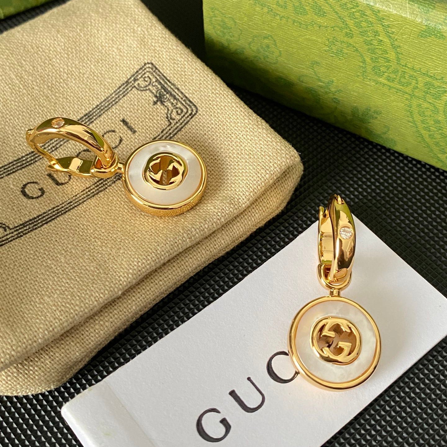 Boucles d'oreilles créoles rondes vintage