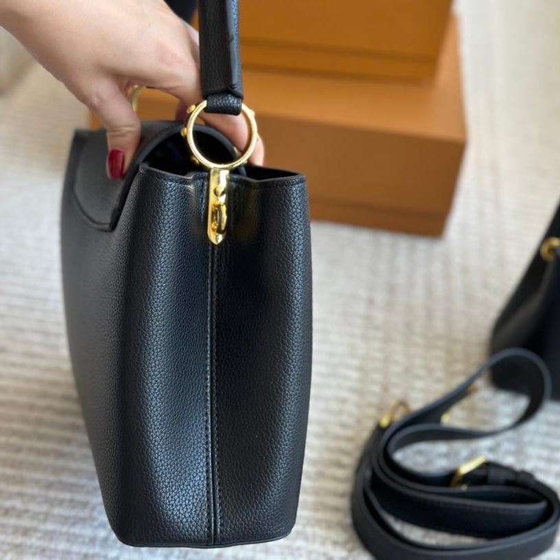 Sac à main Capucines avec logo en métal