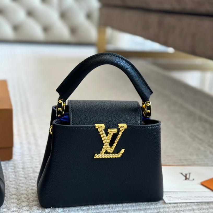 Sac à main Capucines avec logo en métal