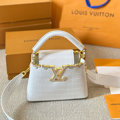 Sac Capucines blanc en cuir motif crocodile