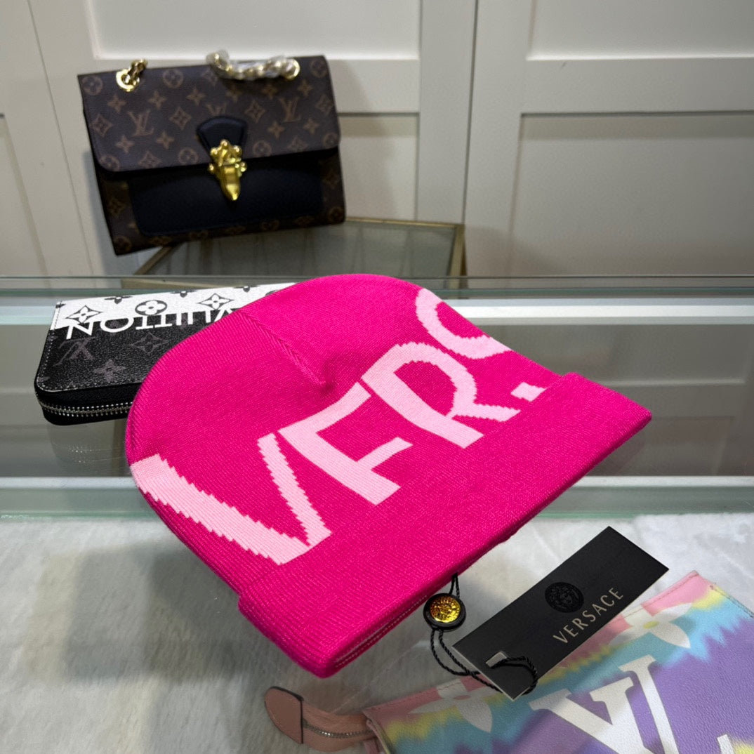 Chapeau en maille doux unisexe en laine avec lettres
