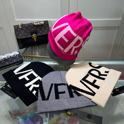 Chapeau en maille doux unisexe en laine avec lettres