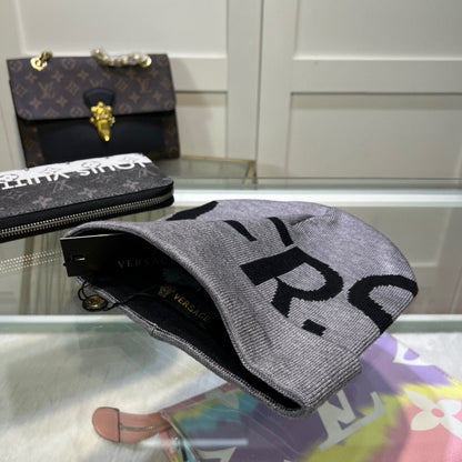 Chapeau en maille doux unisexe en laine avec lettres